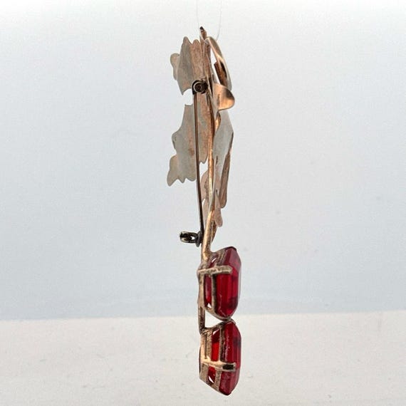 Broche Vintage En Métal Argenté Motif Feuilles Avec Pierre Rouge - Occasion