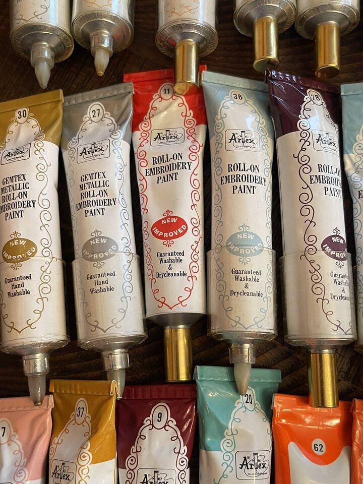 ARTEX TRICHEM Liquid Embroidery Paint Sets of 10 With Included Picture