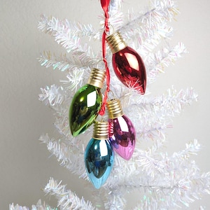 Light Bulb Cluster Glass Christmas Ornament, Vintage Inspired Christmas Light Bulbs Ornament