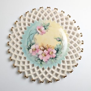 Vintage 1950 Lattice Edge Floral Plate, MCM Shabby Chic Farmhouse Pink Floral Lattice Plate, Hand Painted Lattice Plate Wall Decor