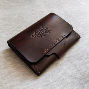Cartera de cuero marrón oscuro / Cartera para hombre / cuero genuino premium / cartera con correa / cartera cuidadosamente elaborada