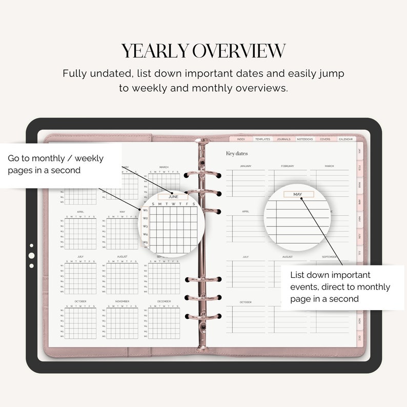 Puede incluir: Una agenda rosa y blanca con una vista general anual, fechas clave y calendarios mensuales. La agenda tiene una encuadernaci&oacute;n met&aacute;lica y una cubierta negra. El texto "YEARLY OVERVIEW" est&aacute; en la parte superior de la p&aacute;gina. El texto "Go to monthly / weekly pages in a second" est&aacute; en el lado izquierdo de la p&aacute;gina. El texto "Key dates" est&aacute; en el lado derecho de la p&aacute;gina. El texto "MAY" est&aacute; resaltado en un c&iacute;rculo en el lado derecho de la p&aacute;gina. El texto "List down important events, direct to monthly page in a second" est&aacute; en el lado derecho de la p&aacute;gina.