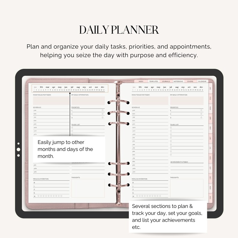Puede incluir: Una agenda diaria rosa y dorada con un archivador de anillas. La agenda tiene secciones para tareas diarias, prioridades, citas, objetivos y logros. La agenda tambi&eacute;n tiene una secci&oacute;n de calendario con pesta&ntilde;as para cada mes.