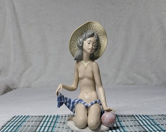 Beautiful RARE Lladro "Sunning" Fine Porcelain Sculpture