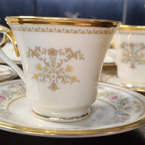 79 pc Lenox Castle Garden China