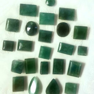 Lot of 23 assorted emerald cabochons