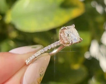 Kissenschliff Moissanite Verlobungsring, Versteckter Halo Goldjubiläumsgeschenk Ring, Vintage Pave Ehering, Versprechen Ring Geschenk für Sie