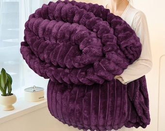 Striped Fleece Blanket Oversized Queen 400 GSM Plush Throw Fleece Blanket Multi-Purpose Travel Blanket Warm Fleece Cover Bed Throw Blanket