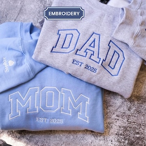 Chemise brodée papa est, chemise maman, Comfort Colors®, cadeau de Noël nouveau papa nouvelle maman, annonce de grossesse, assorti maman papa