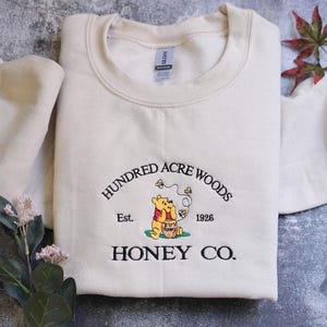 BESTICKTES Herbst Winnie Puuh Sweatshirt, Herbst Thema Rundhalsausschnitt, Benutzerdefiniertes Sweatshirt, Herbstpullover, Halloween Sweatshirt, Vintage Pullover