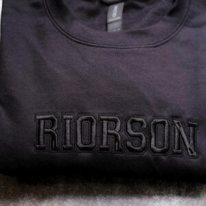 Sudadera bordada de Riorson, Xaddy, camiseta de Xaddy, camiseta de Xaden Riorson, suéter de lectura de Fourth Wing, regalo para amantes de los libros, camiseta de libros imagen 4