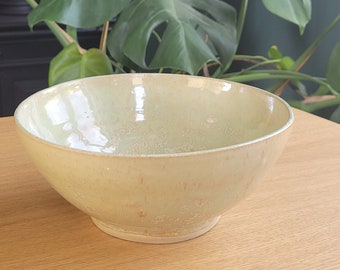 Green crystal salad bowl