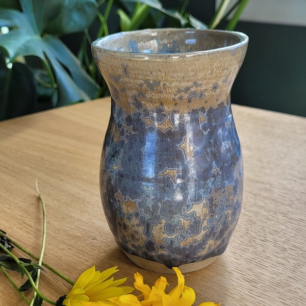 Vase beige et bleu cristallisé