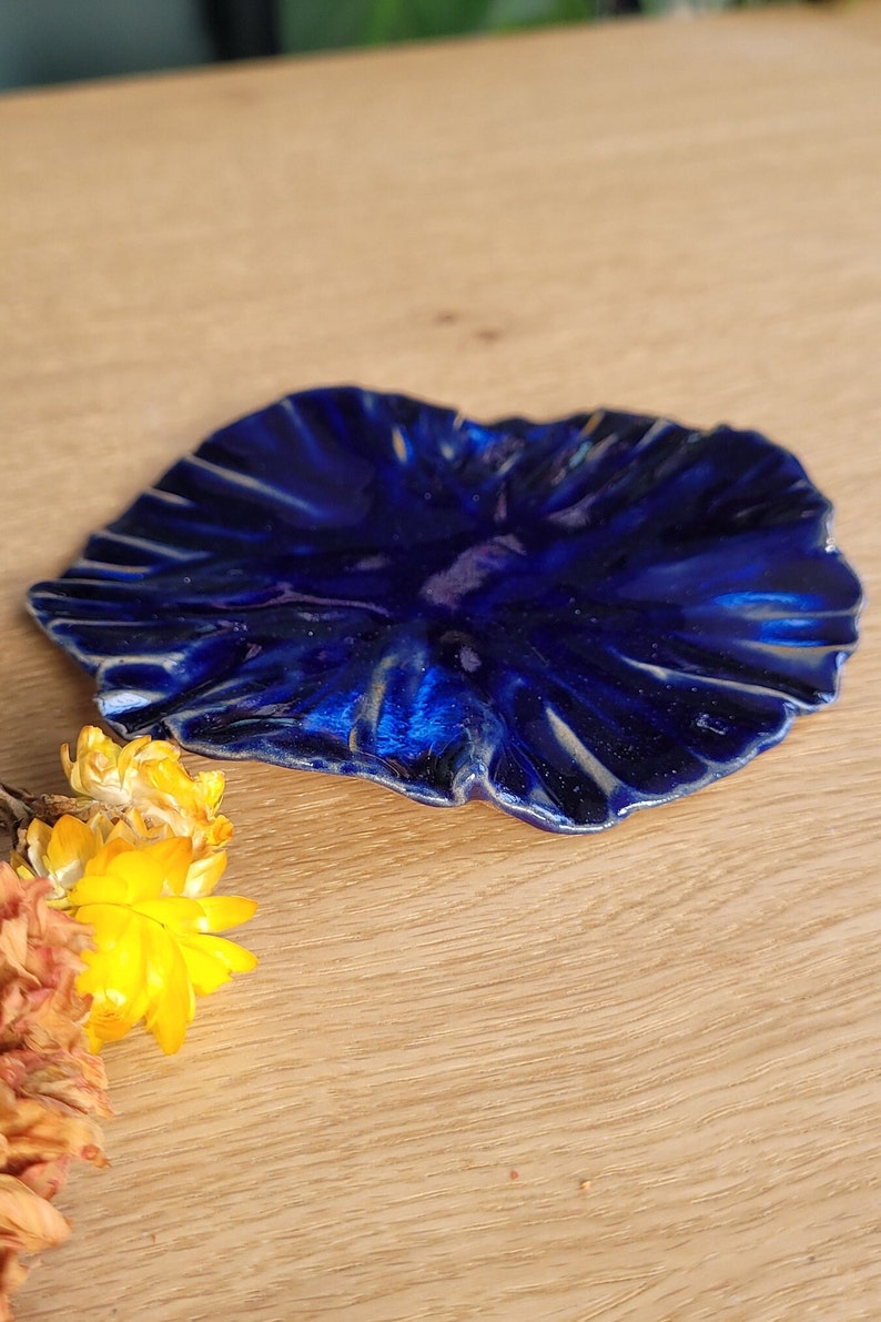 Coupelle fleur en céramique Bleu foncé