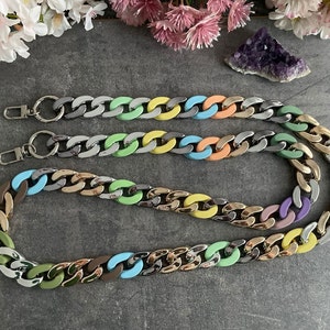 Lange Handykette aus großen Acrylgliedern - 130 cm lang.