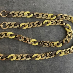 Lange Handykette aus großen Acrylgliedern - 131 cm lang.