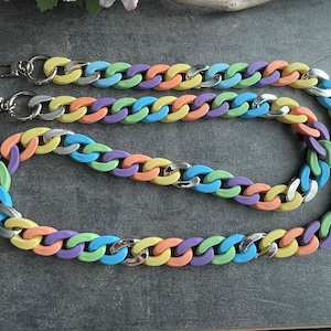 Lange Handykette aus großen Acrylgliedern - 131 cm lang.