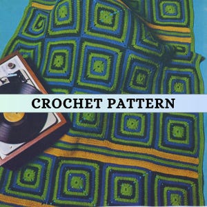 以下が含まれることがあります： 青、緑、黄色の色合いで幾何学模様のブランケットの編み図。パターン名は「CROCHET PATTERN」。