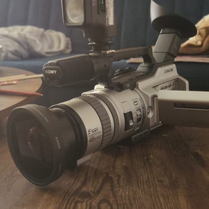 Sony DCR-VX2000E - miniDV - video camera camera camcorder