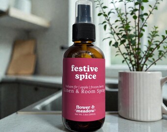 Festive Spice Linen & Room Spray, radosny i dodający otuchy, 4 uncje