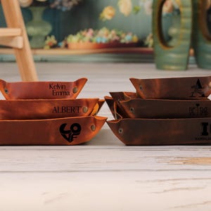 Handcrafted Personalized Leather Valet Tray, Dice Tray, Catch All Tray, Leather Tray for Him, Leather Desk Caddy, Gifts for Men
