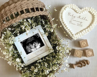 Editable Vintage Cake Pregnancy Announcement | Digital Download | Baby Girl/Boy Announcement | Social Media | Instant Download Baby Reveal
