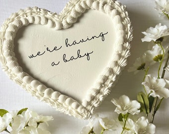 faire-part vintage de gâteau de coeur | Modèle d'annonce de grossesse, de fiançailles et plus facilement modifiable, neutre, médias sociaux, personnalisé