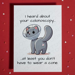 Divertida tarjeta de felicitación en blanco para una pronta recuperación en la colonoscopia. Regalo de aliento y amistad. Regalo divertido para un médico que cura el colon. Regalo para él o para ella. Amante de los gatos