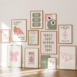 Ensemble de 12 impressions murales rose et vert sauge de la galerie d'art pour filles, affiches pour dortoir universitaire, décoration rétro, téléchargement numérique vintage