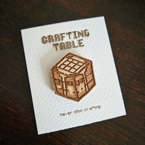 Crafting table wooden pin badge | Minecraft | 3mm