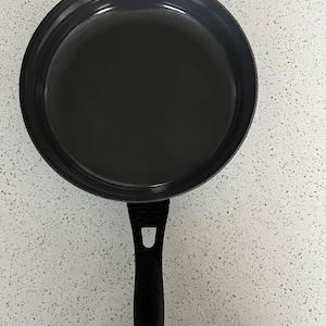 Vintage Le Creuset Futura Skillet 26