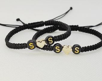 Pulseiras de casal com iniciais personalizadas: Coração de ouro, presente personalizado para parceiro