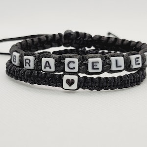 PAREJA PERSONALIZADA Pulseras de corazón negro inicial / Pulseras de socios a juego personalizadas / Conjunto de pulseras de parejas / Regalo para bf gf