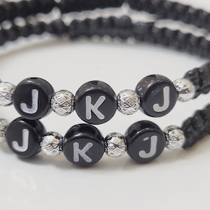 Pulseras INİTİAL DE PAREJA PERSONALIZADAS con corazón de oro / pulseras de socios personalizadas, conjunto de pulseras de parejas a juego, regalo para pulseras familiares