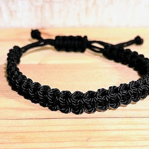 Custom Black Hemp Bracelet: Personalized Macrame, Stylish Accessory