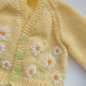 Baby girl knitted cardigan, baby shoes, baby blanket set. Embroidery Daisies 0-3 maths. Handmade baby clothing. image 4
