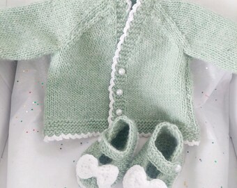 Baby girl cardigan set with baby shoes 0-3 months. Handmade knitted baby gift set