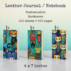 Puede incluir: Tres diarios de cuero de tapa dura, cada uno de 10 x 18 cm, con diseños de gatos coloridos. Los diarios están etiquetados A, B y C. El texto de la imagen dice "Leather Journal / Notebook", "Personalizable", "Tapa dura" y "100 hojas = 200 páginas".