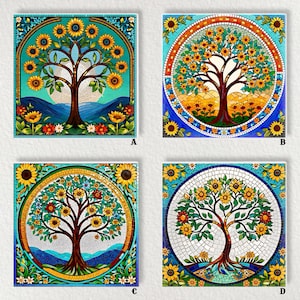 Può includere: Quattro opere d'arte a mosaico quadrato con disegni di alberi. Ogni opera d'arte presenta un albero con uno sfondo a mosaico, circondato da girasoli e altri elementi floreali. Le palette di colori includono blu, verde, giallo e marrone.