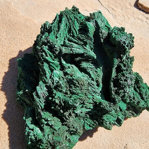 Stunning Fibrous Malachite Specimen - 140g - Vibrant Green Collector&#39;s Piece