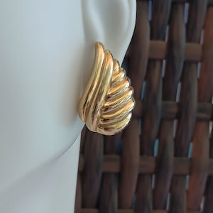 Unique Vintage Angel Wing Stud Earrings, 80s Retro Jewelry, Christian Gifts