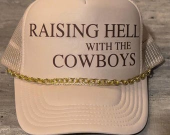 Raising Hell With the Cowboys Truckerhoed met afneembare ketting