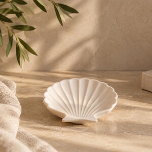 Handmade Jesmonite Shell Trinket Dish | Coastal Jewellery Holder | Seashell Ring Dish | Minimalist Home Decor