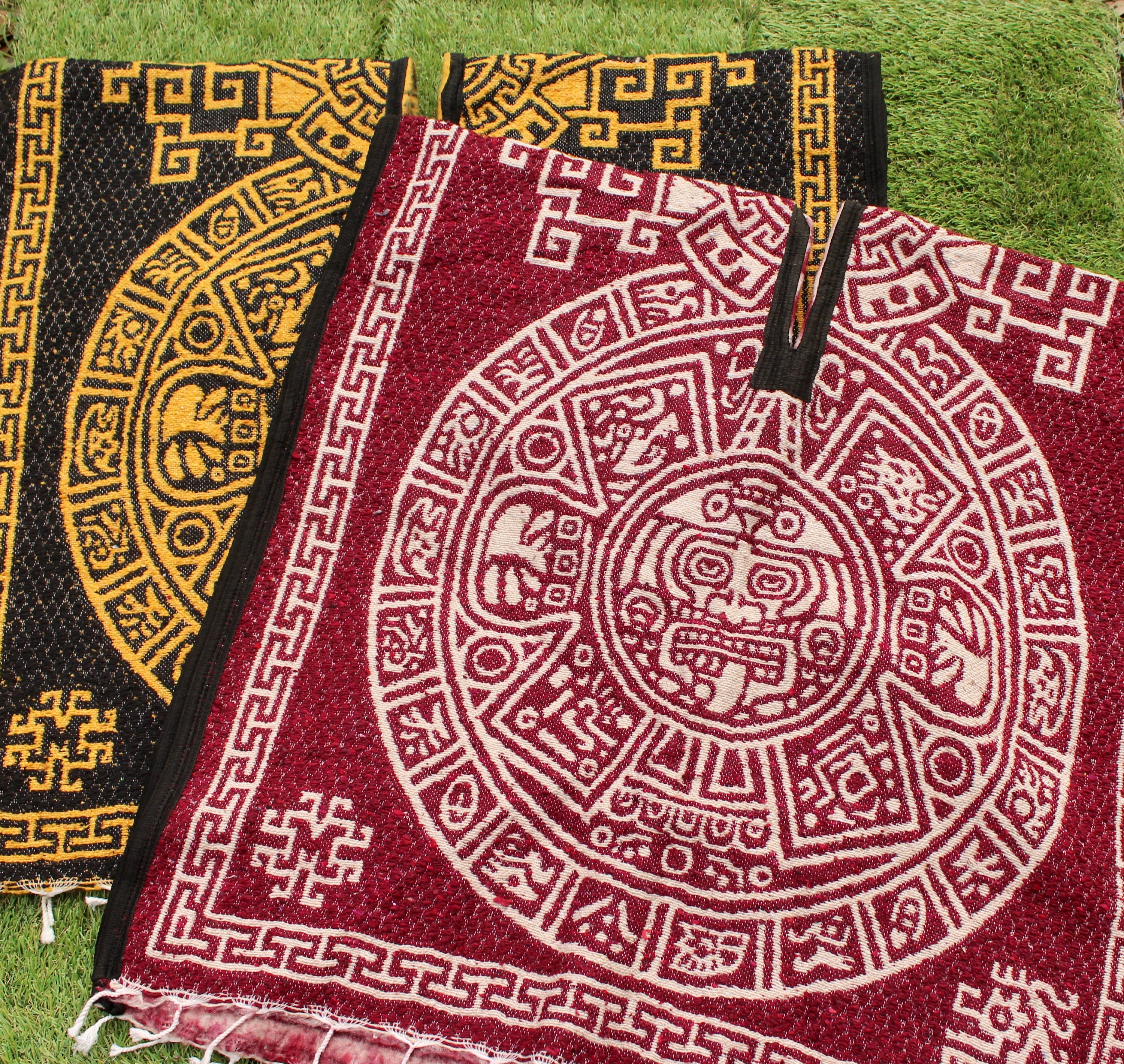 Aztec Calendar Mexican poncho Kid Size. Talla de Niño Poncho Mexicano de Calendario Azteca jorongo Cape Blanket Cape Ruana Tribal.