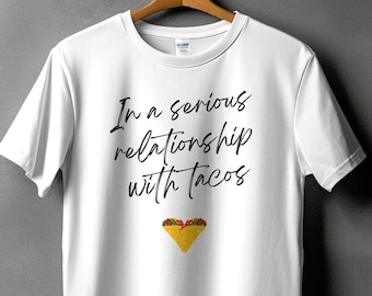 タコス好きのシャツ：面白いグルメグラフィックTシャツ