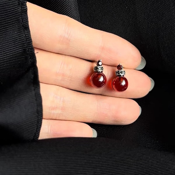 Boucles d'Oreilles en Agate Rouge Naturelle et Argent S925 - Design Minimaliste Élégant, Cadeau Parfait. L328