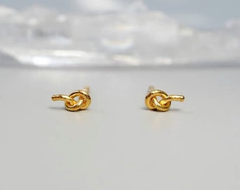 Handmade, Genuine, 99.99%, 24k Pure Gold Stud Earrings - Seamless Design, Ideal for Everyday Wear, Couples, Friends, Unisex. 6301