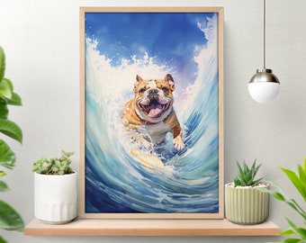 Może przedstawiać: Akwarela przedstawiająca buldoga jadącego na desce surfingowej w niebieskiej fali oceanu. Buldog się uśmiecha i ma język wystający. Fala rozbija się za buldogiem.