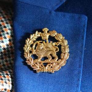Shir O Khorshid Heritage Lapel Badge - Lion and Sun Golden Pin – Shah Pahlavi Symbol - Raised 3D Pahlavi emblem