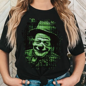 Creepy Smiling Clown Aesthetic Tshirt, Spooky Green Vintage Halloween Design Top, Trendy Gift Tee Shirt for Eerie Clowncore Style Lover